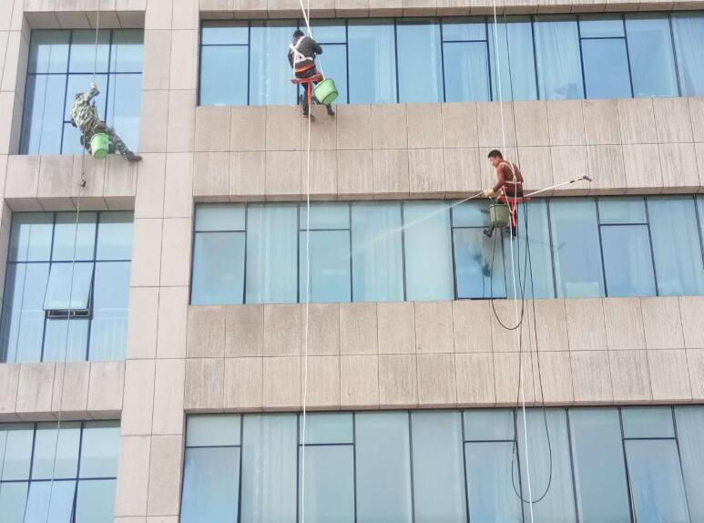 鄭州外牆清(qīng)洗 鄭州外牆清洗