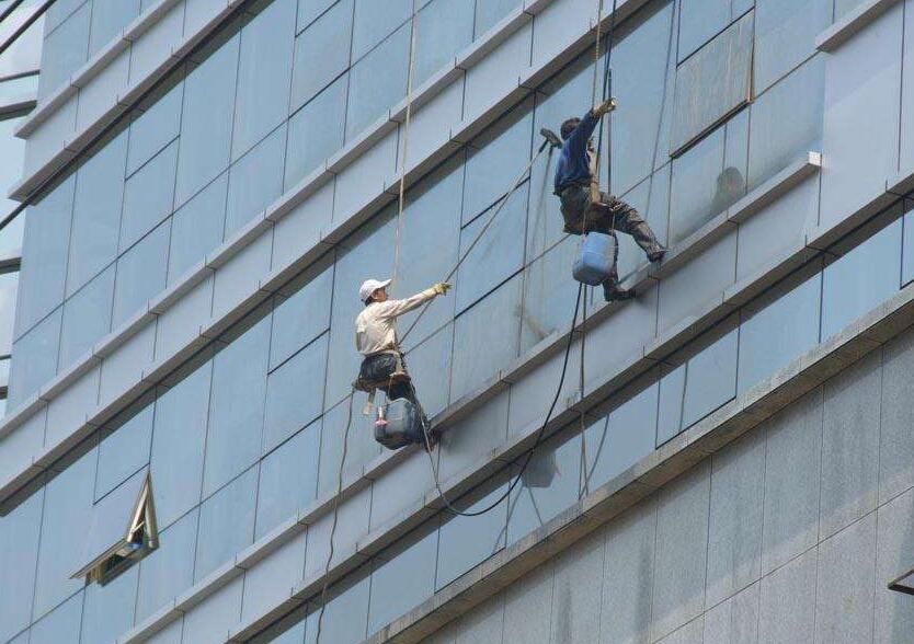 鄭州玻璃幕牆清洗 鄭州玻璃(lí)幕牆清洗