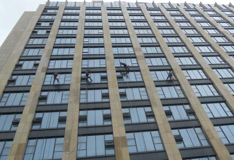 鄭州外牆清洗(xǐ) 鄭州外牆清(qīng)洗(xǐ)