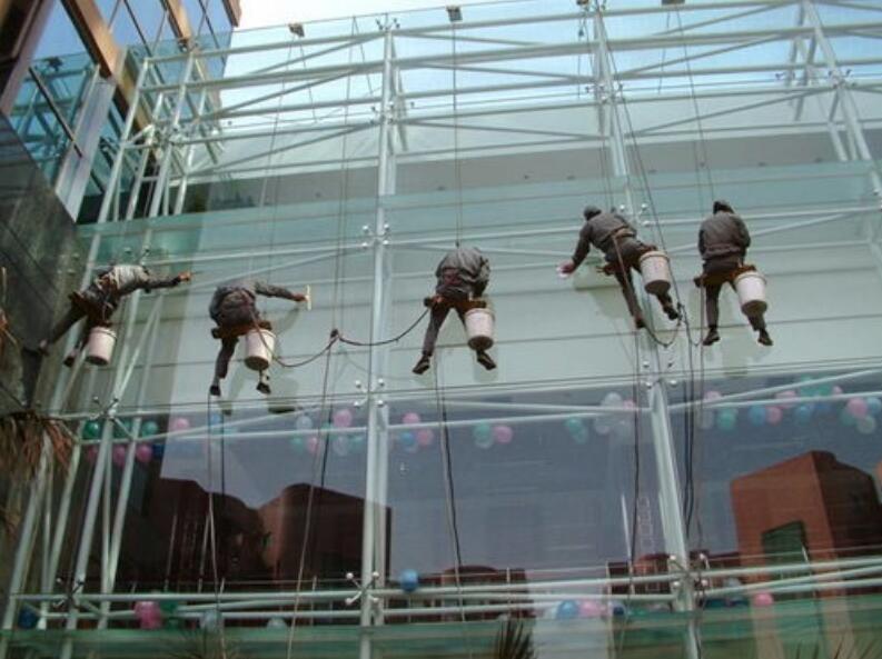 鄭州玻璃幕牆清洗 鄭州玻璃(lí)幕牆清洗